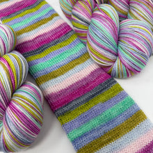 Load image into Gallery viewer, SPARKLE 2ply sock yarn FAIRY BONFIRE
