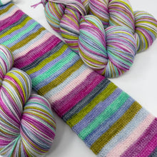 Load image into Gallery viewer, SPARKLE 2ply sock yarn FAIRY BONFIRE

