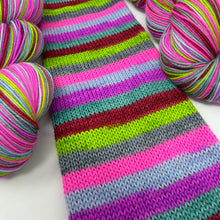Load image into Gallery viewer, Don’t You Forget About Me! Self striping colorway
